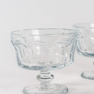 kleine Schale mit Fuß