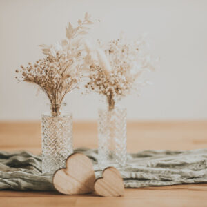 kleine Blumenvasen Knospen