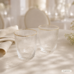 Glas mit Goldrand